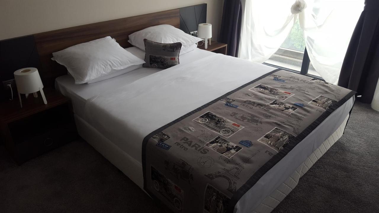 Family Hotel Novel City Бургас Экстерьер фото